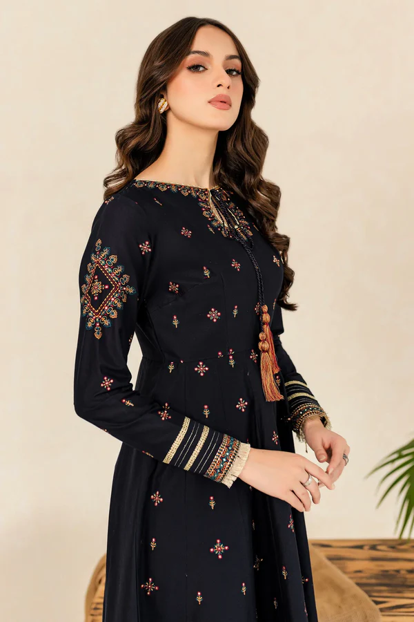 Hreem Black 2Pc Embroidered Winter Ensemble - Image 4