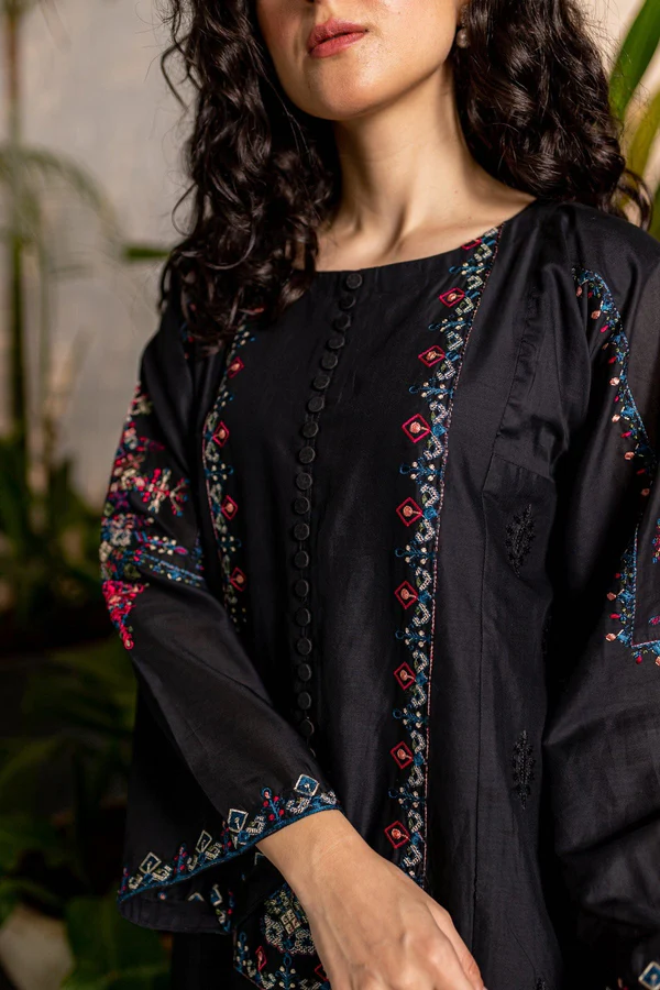 Aaliyah – 2 Piece Embroidered Lawn Suit - Image 4
