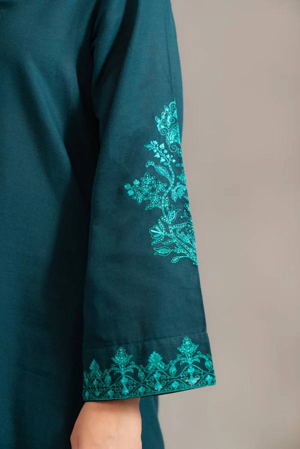 Arzu 2Pc Embroidered Khaddar Outfit - Image 4