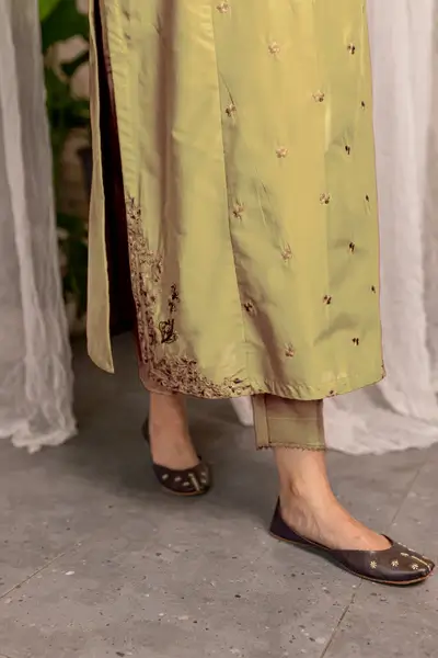 Afeefa – 2 Piece Black Elegant Embroidered Suit - Image 4