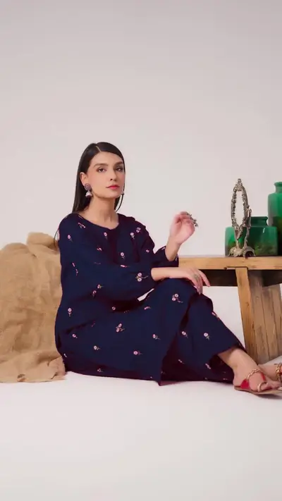 Raina – 2 Piece Stitched Khaddar Ensemble - Image 5