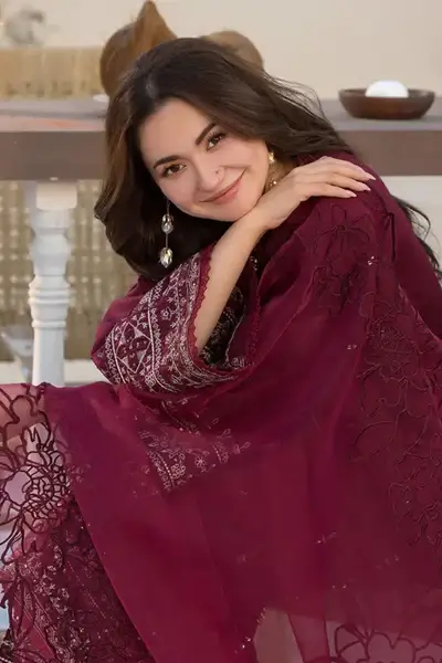 Rangreza Janan 3Pc Luxury Printed Lawn Outfit - Image 5